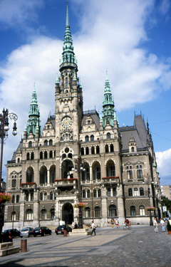 Das Rathaus von Liberec (Reichenberg) ist eine verkleinerte Kopie des Rathauses von Wien