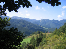 Blick von Stefanova auf die Bergkette der Mala Fatra: Velky Krivan, Hromove, Chleb