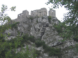 Die Strecno Burg hat im Laufe der Zeit schon öfters ihren Besitzer gewechselt. Sie galt als uneinnehmbar.