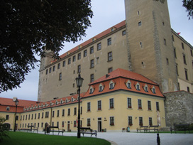 Die Burg von Bratislava aus der Nähe gesehen