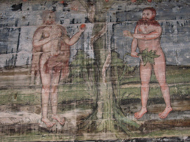 Adam und Eva Darstellung im Inneren der Holzkirche von Hervartov