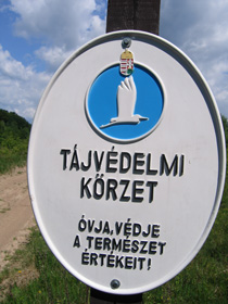 Hinweisschild zum Naturschutzgebiet Zempléni - hegység (Zempliner Gebirge)