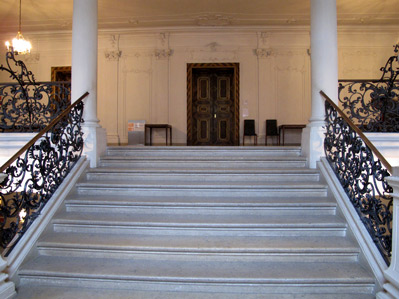 Treppenhaus in der Residenz, dem ehemaligen fürstbischöflichen Schloss, ist heute das Landratsamt untergebracht.