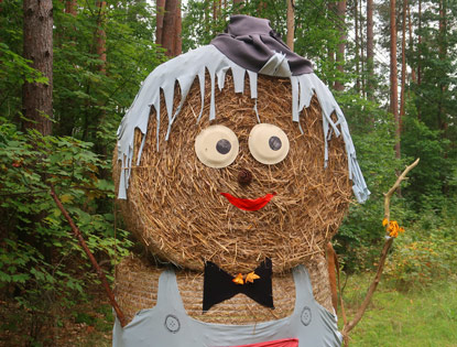 Sch�nholz Strohpuppe