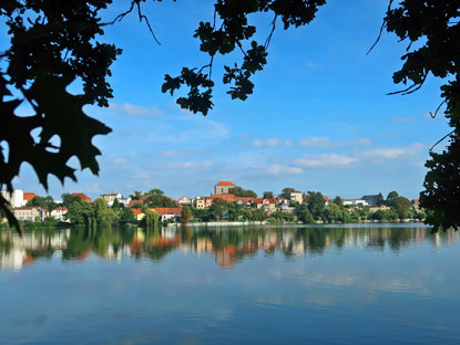 Blick vom westlichen Ufer auf Strausberg