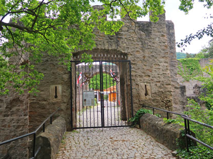 Alemannenweg Odenwald: Portal vom Schloss Alsbach