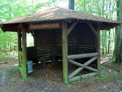 Alemannenweg: Die Erst-Ludewins-Hütte befindet sich am "Zehn-Wege-Platz"