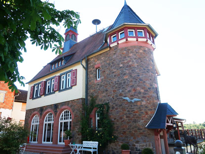 Alemannenweg: Alte Schule in Lichtenberg