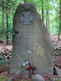 Alemannenweg bei Ernsthofen: Heldenhain Gedenkstein
