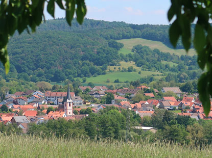 lemannenweg im Odenwald: Blick auf Brensbach