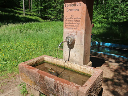 Alemannenweg: Der Eberhardtsbrunnen bei Brensbach