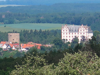 Alemannenweg Nonroder Höhe: Schloss Lichtenberg und Bollwerk vom Apostelblick