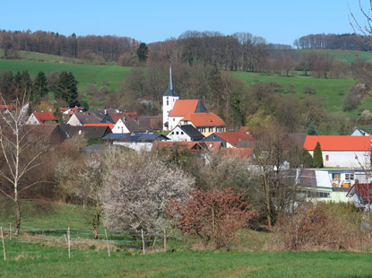Alemannenweg: Blick auf Beedenkirchen im Odenwald