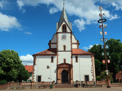 Peter und Paul Kirche in Großostheim am Marktplatz