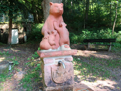 Bärenbrunnen beim Ort Gaiberg im Odenwald