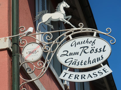 Wirtshausschild "Rössl" in Waldhilsbach