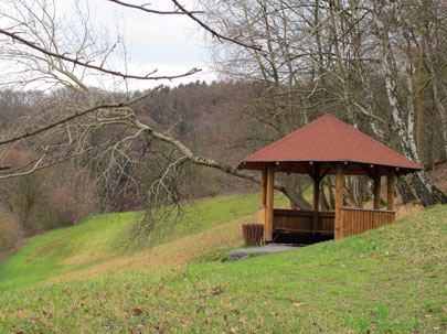 Neuer Blütenweg bei Hemsbach: Hütte im Naturschutzgebiet Berling