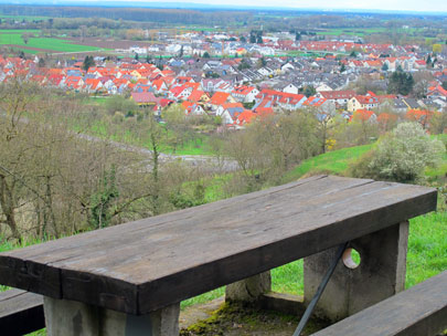 Odenwald Blütenweg: Blick auf die Gemeinde Laudenbach