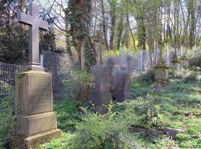 Blütenweg Weinheim: Der "Alte Friedhof" in Weinheim. Die meisten Gräber stammen aus dem 19. Jh.