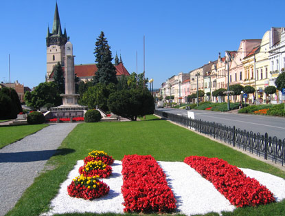 Wandern durch die Ost-Slowakei: Der linsenförmige Hauptplatz von Prešov (Preschau).