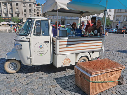 Veganes Eis wird auf dem Krautmarkt in Brünn angeboten