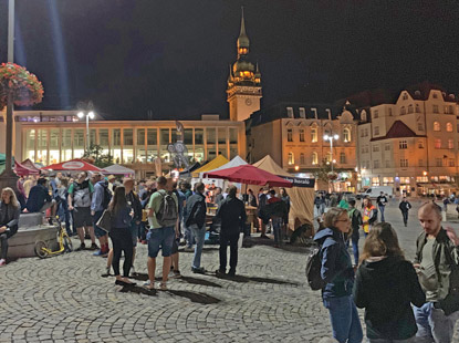 Nachtleben auf dem Zelný trh (Krautmarkt) in Brünn
