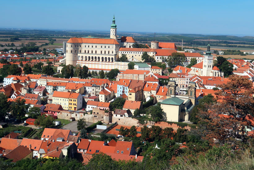 Blick vom Heiligen Berg auf die Altstadt von Mikulov (Nikolsburg)