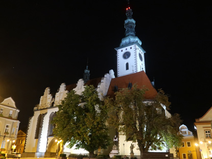 Dekanatskirche von Tabor bei Nacht
