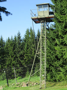Wachtturm der Grenzsicherungsanlage bei  Bučina (Buchwald)
