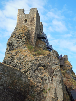 Hrad Trosky (Burg Trosky) ist das Symbol für das Böhmische Paradies 