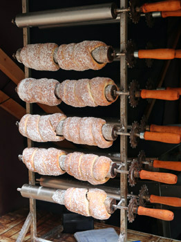 Baumkuchen Trdelník auf tschechischer Art - eine kalorienreiche Wegzehrung