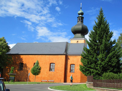 Die Kirche zur Allerheiligen Dreifaltigkeit von 1805 in Srn (Rehberg) 