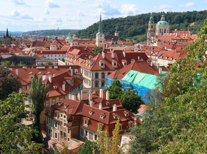 Blick vom Čern věe  (Schwarzen Turm)auf die Mal Strana (Kleinseite) von Prag