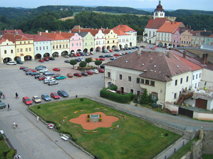 Blick vom Schlossturm auf den Marktplatz von Neustadt an der Mettau