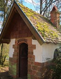 Camino incluso: Das ehemalige Backhaus am Sonnencafé Kreidacher Höhe