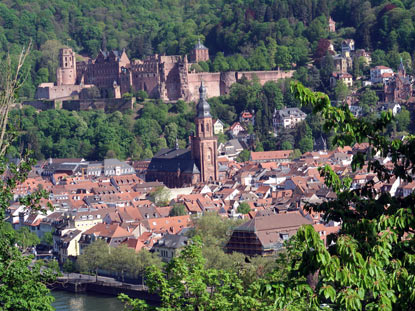 Camino incluso: Blick vom Eichendorff-Denkmal am Philosophenweg auf Heidelberg