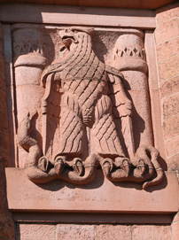 Das Wappen der Bismarcksäule in Heidelberg