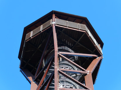 Camino incluso Odenwald: Die Aussichtsplattform des Teltschik-Turms erreicht man nach 192 Stufen
