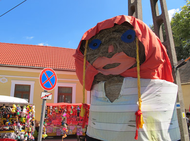 Am ungarischen Nationalfeiertag (20.08.) wurde in Alsópetény auf dem Dorfplatz ein Fest gefeiert
