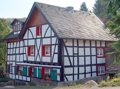 Eifelteig Etappe 5: Fachwerkhaus in Golbach
