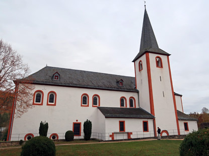 Die Klosterkirche St. Leodegar in Niederehe