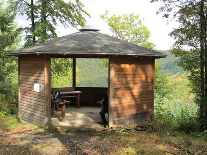 Schutzhütte auf dem Burgberg. 