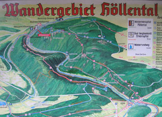 Informationstafel zum Wandergebiet Höllental
