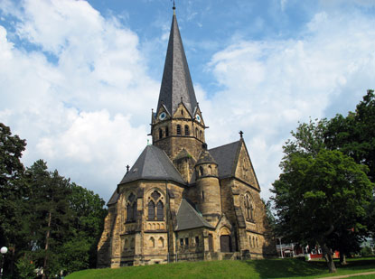 Im Kurpark von Thale die evangelische St. Petri Kirche