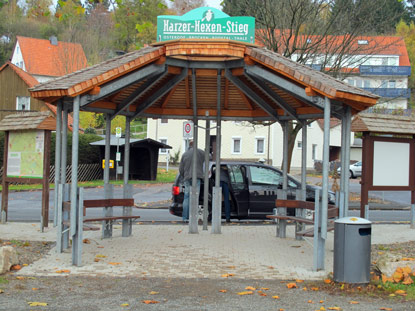 Am Parkplatz "Bleichestelle" in Osterode beginnt/endet der Harzer Hexen-Stieg