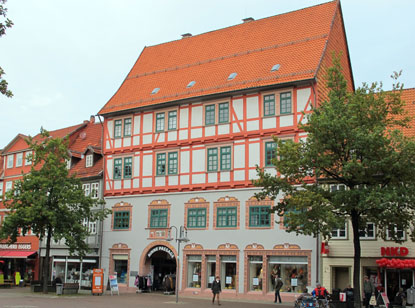 Rinnesche Haus. War früher das Gasthaus "Englischer Hof" , in dem Heinrich Heine 1824 auf seiner Harzreise übernachtete.