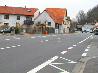 Siegriedstraße (B38) in  Beerfurth.