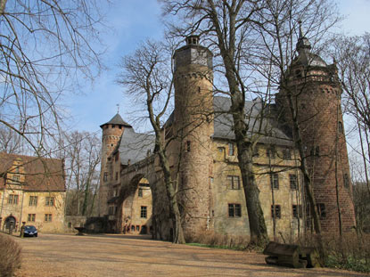 Schloss Fürstenau in Michelstadt-Steinbach war ursprünglich eine Wasserburg zum Schutz der Mainzer Besitzungen.