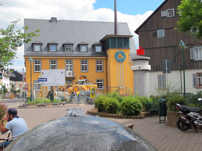 Das (2010 sanierte) Rathaus von Ober-Ramstadt