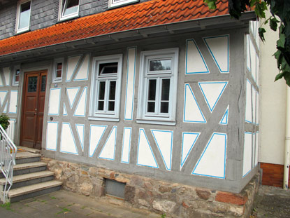 on den Waldensern wurden in Rohrbach 25 Häuser U-förmig um einen Platz, dem "place de la commune", gebaut.